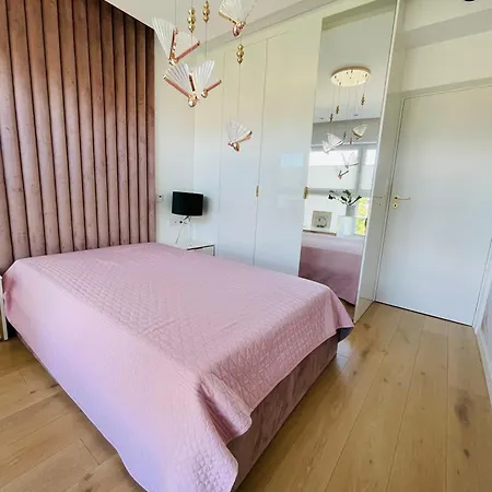 Unique House For Football Fans-wroclaw Final- Near Stadium アパート