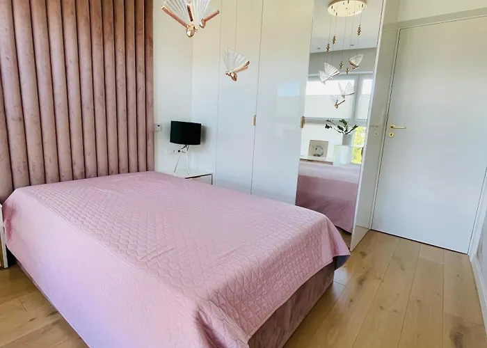 Unique House For Football Fans-wroclaw Final- Near Stadium アパート