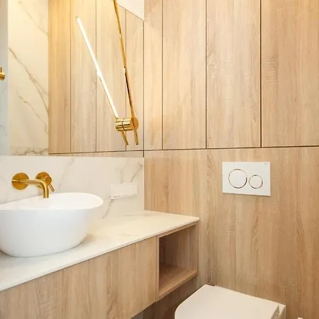 Unique House For Football Fans-wroclaw Final- Near Stadium Apartamento Breslavia