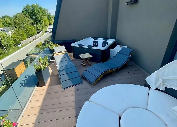 Unique House For Football Fans-wroclaw Final- Near Stadium Appartamento Breslavia